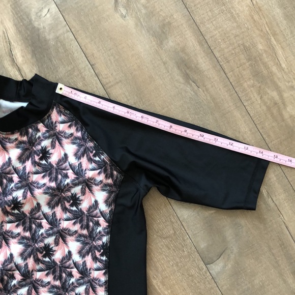 Esmara Rash guard Swim Top Size Medium - Picture 8 of 8
